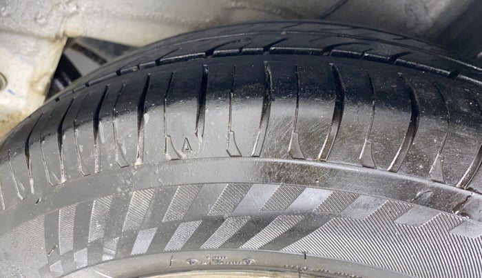2018 Hyundai Xcent SX 1.2, CNG, Manual, 40,249 km, Left Rear Tyre Tread