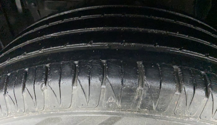 2016 Maruti Vitara Brezza ZDI, Diesel, Manual, 65,565 km, Left Front Tyre Tread