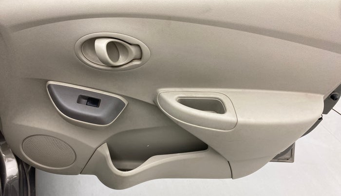 2015 Datsun Go T, Petrol, Manual, 20,877 km, Driver Side Door Panels Control