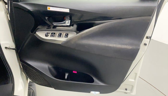 2020 Toyota Innova Crysta 2.4 VX 7 STR, Diesel, Manual, 47,338 km, Driver Side Door Panels Control