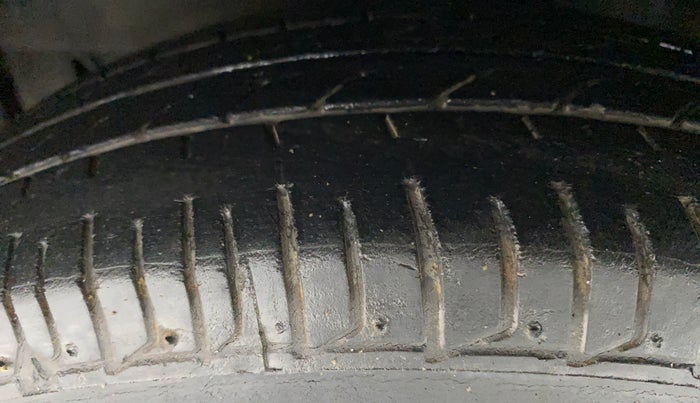 2013 Hyundai i10 SPORTZ 1.2 AT, Petrol, Automatic, 23,083 km, Left Front Tyre Tread