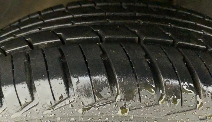 2019 Maruti Alto K10 VXI (O), Petrol, Manual, 21,572 km, Left Front Tyre Tread
