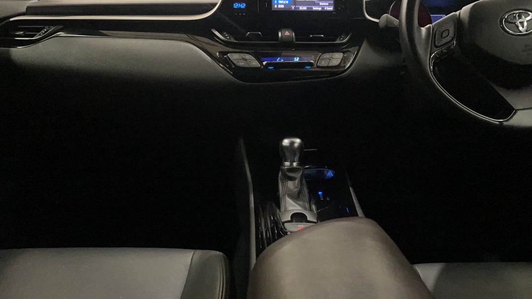 2018 Toyota C-HR Koba (2wd), Automatic, 107679 km, Center Console