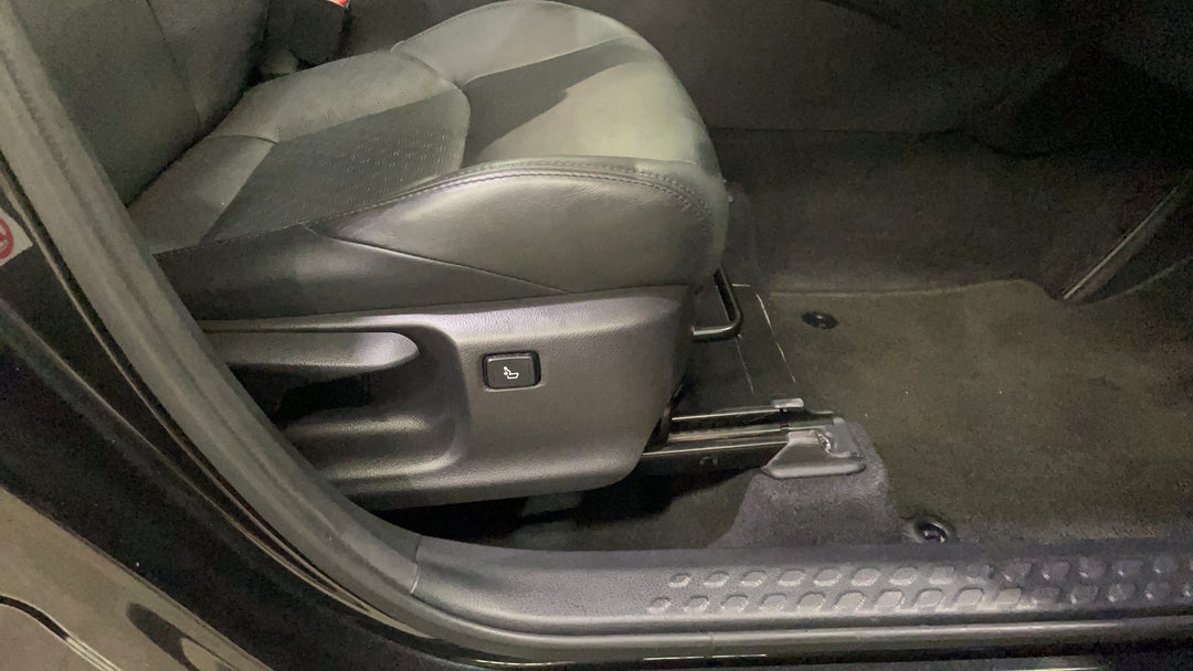 2018 Toyota C-HR Koba (2wd), Automatic, 107679 km, Drivers Side Adjustment Panel