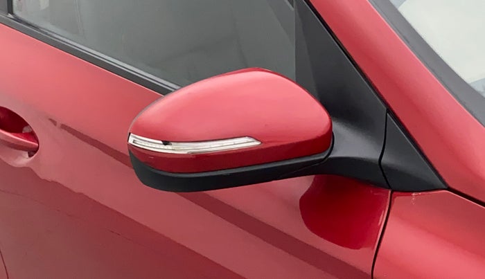 2016 Hyundai Elite i20 SPORTZ 1.2, Petrol, Manual, 33,272 km, Right rear-view mirror - Indicator light has minor damage
