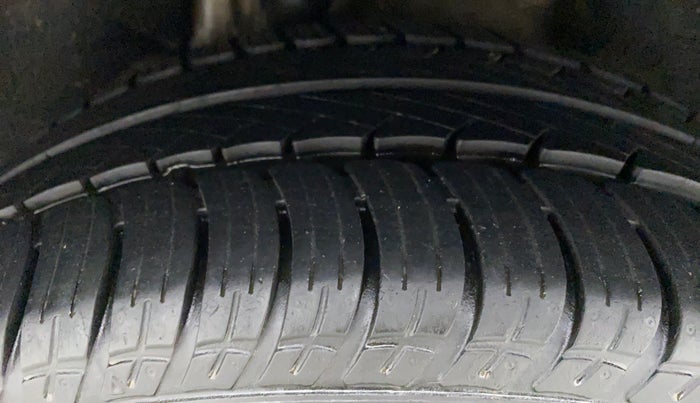 2016 Skoda Octavia 2.0 TDI STYLE PLUS AT, Diesel, Automatic, 96,455 km, Right Rear Tyre Tread