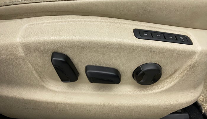 2016 Skoda Octavia 2.0 TDI STYLE PLUS AT, Diesel, Automatic, 96,455 km, Driver Side Adjustment Panel