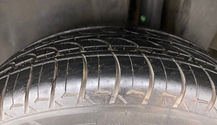 2017 Maruti Ciaz ALPHA DIESEL 1.3, Diesel, Manual, 79,751 km, Left Rear Tyre Tread
