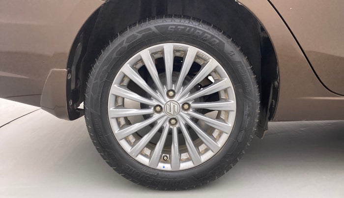 2017 Maruti Ciaz ALPHA DIESEL 1.3, Diesel, Manual, 79,751 km, Right Rear Wheel