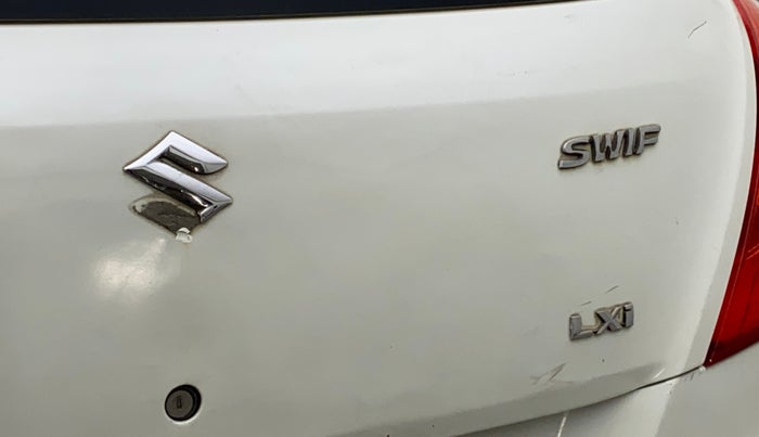 2012 Maruti Swift LXI, Petrol, Manual, 92,122 km, Dicky (Boot door) - Minor scratches