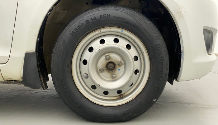 2012 Maruti Swift LXI, Petrol, Manual, 92,122 km, Right Front Wheel