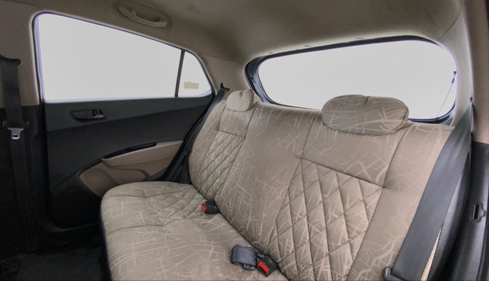 2019 Hyundai Grand i10 MAGNA 1.2 KAPPA VTVT, Petrol, Manual, 42,137 km, Right Side Rear Door Cabin