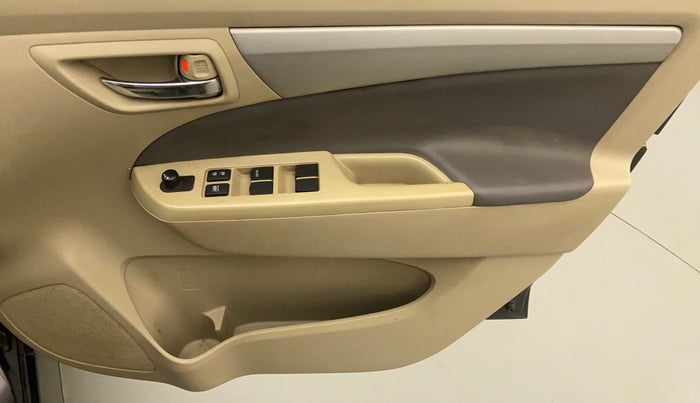 2014 Maruti Ertiga VXI CNG, CNG, Manual, 93,458 km, Driver Side Door Panels Control