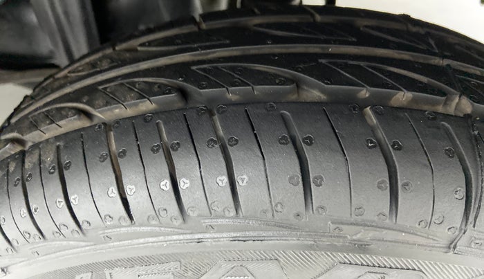 2018 Maruti Alto 800 LXI, Petrol, Manual, 36,905 km, Left Rear Tyre Tread