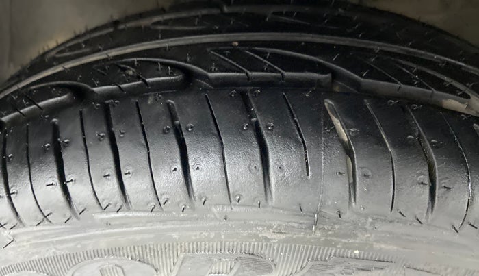 2018 Maruti Alto 800 LXI, Petrol, Manual, 36,905 km, Left Front Tyre Tread