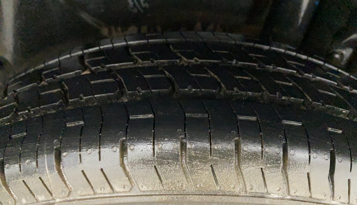 2017 Maruti Swift Dzire VXI, Petrol, Manual, 65,798 km, Left Rear Tyre Tread