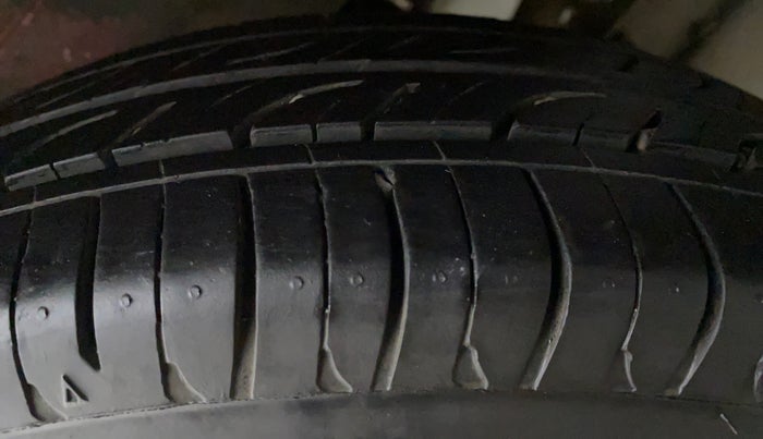 2018 Maruti Wagon R 1.0 LXI CNG, CNG, Manual, 68,209 km, Left Rear Tyre Tread