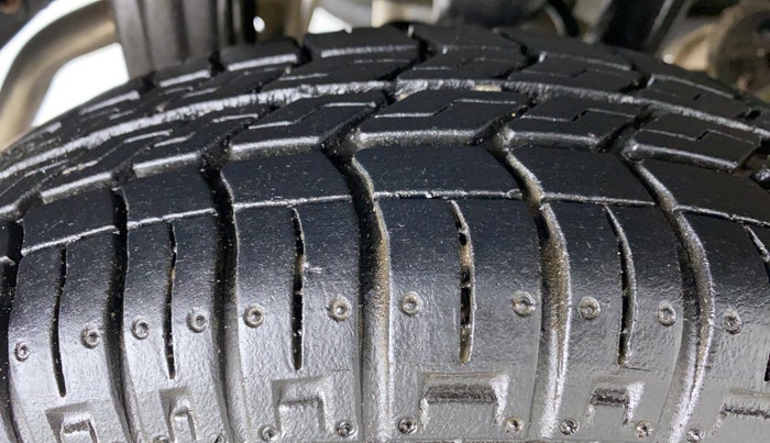 2018 Maruti Alto 800 LXI, Petrol, Manual, 8,385 km, Right Rear Tyre Tread