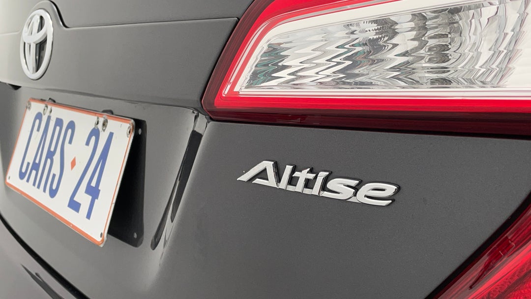 Badge (Boot Right Side)