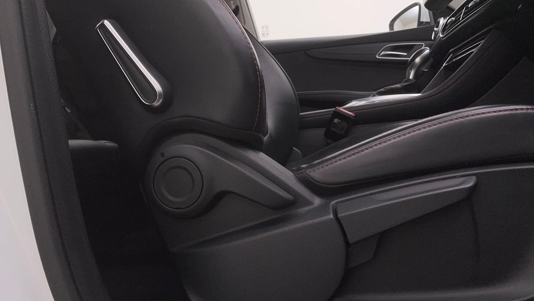 2022 MG HS Vibe, Automatic, 51130 km, Drivers Side Adjustment Panel