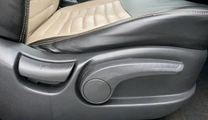 2016 Hyundai Creta 1.6 S, Petrol, Manual, 49,367 km, Driver Side Adjustment Panel