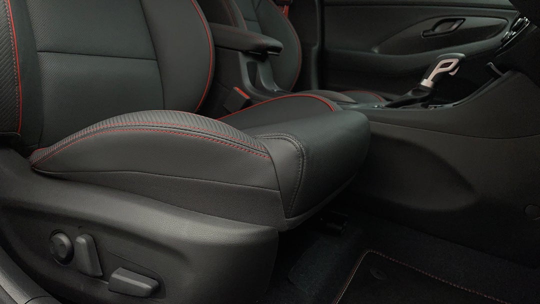 2023 Hyundai i30 N Line Premium, Automatic, 1828 km, Drivers Side Adjustment Panel