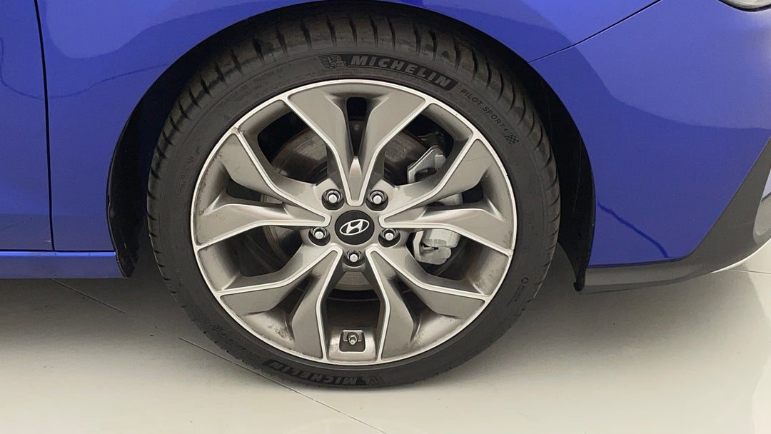 2023 Hyundai i30 N Line Premium, Automatic, 1828 km, Right Front Wheel