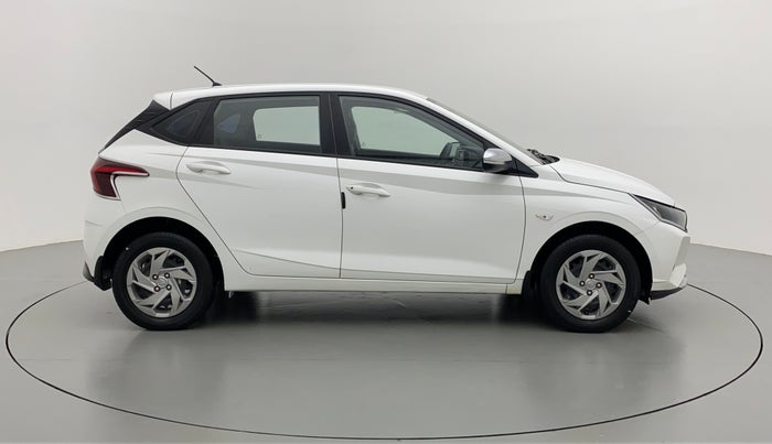 2020 Hyundai NEW I20 MAGNA 1.2 MT, Petrol, Manual, 25,442 km, Right Side View