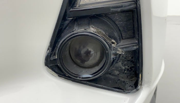 2020 Hyundai NEW I20 MAGNA 1.2 MT, Petrol, Manual, 25,442 km, Left fog light cover - Minor damage