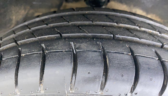 2017 Maruti Alto K10 VXI P, Petrol, Manual, 45,000 km, Right Front Tyre Tread