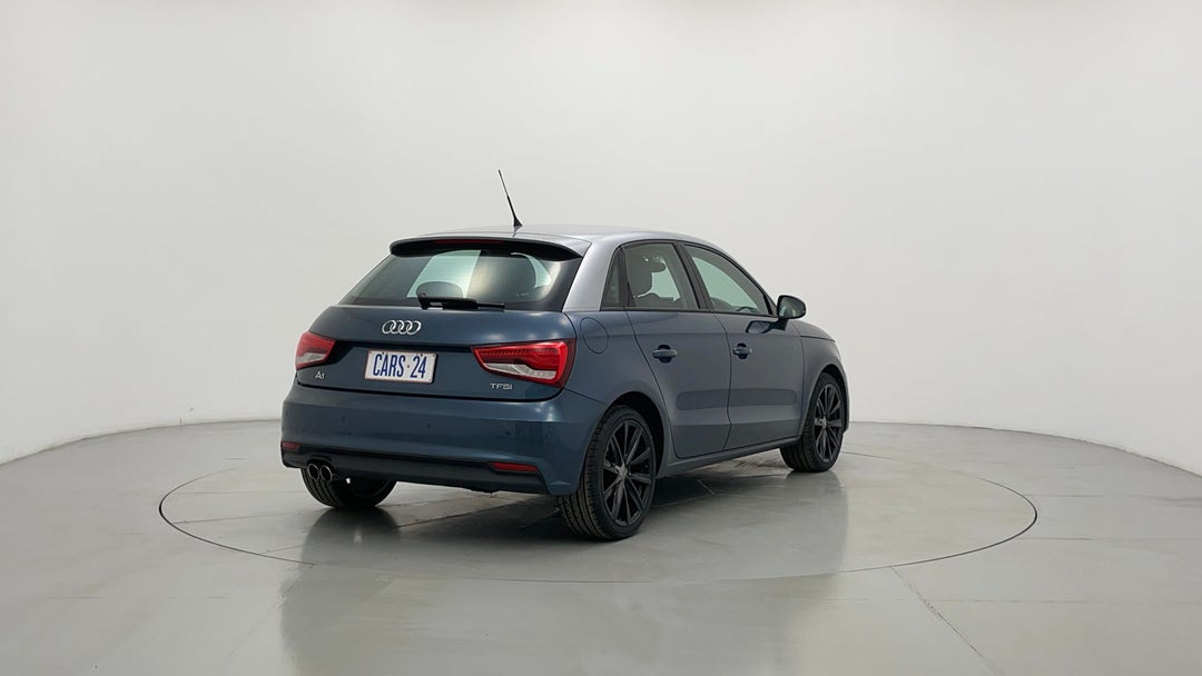 Right Back Diagonal (45- Degree) View