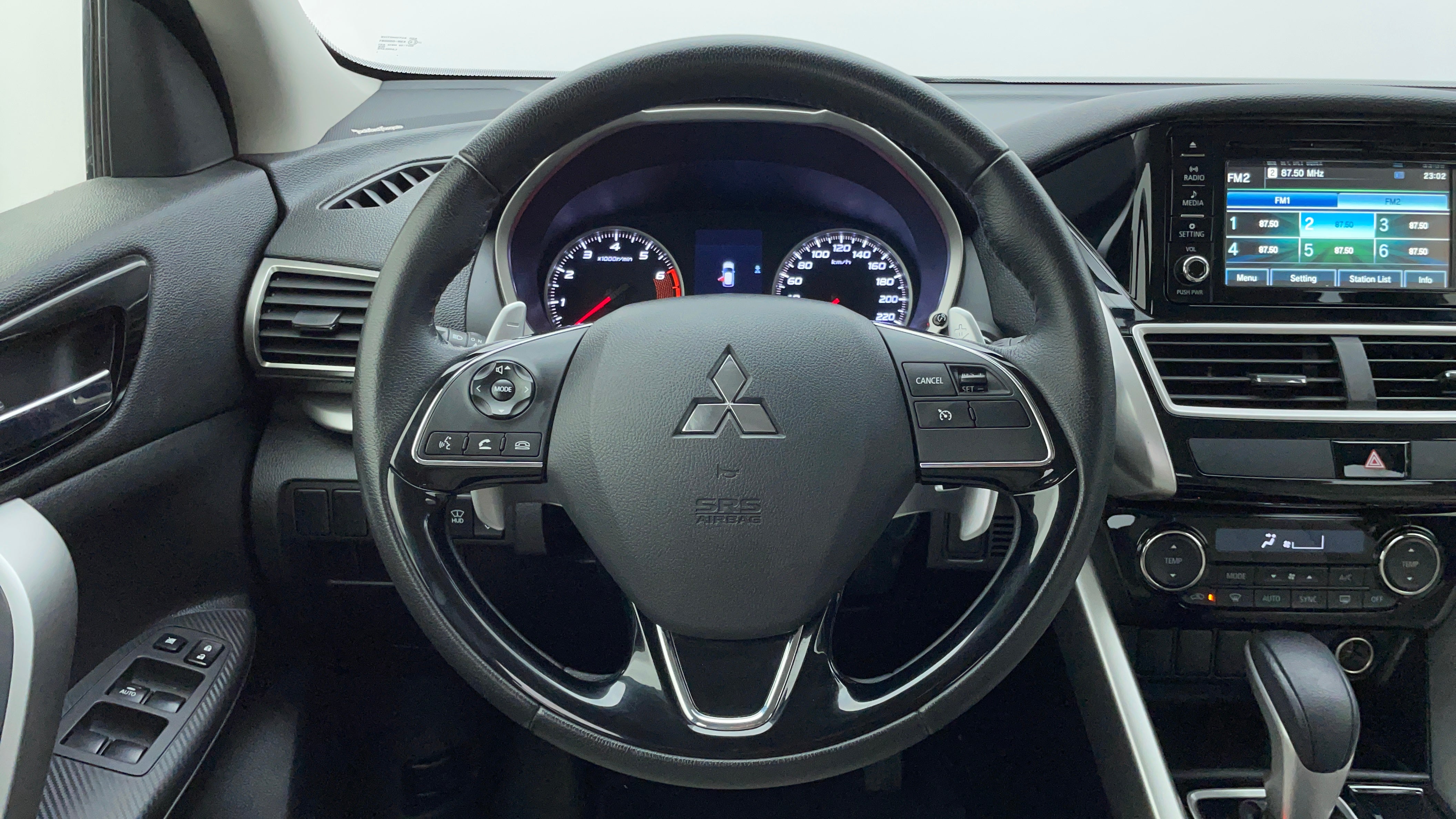 Mitsubishi Eclipse Cross-Steering Wheel Close-up