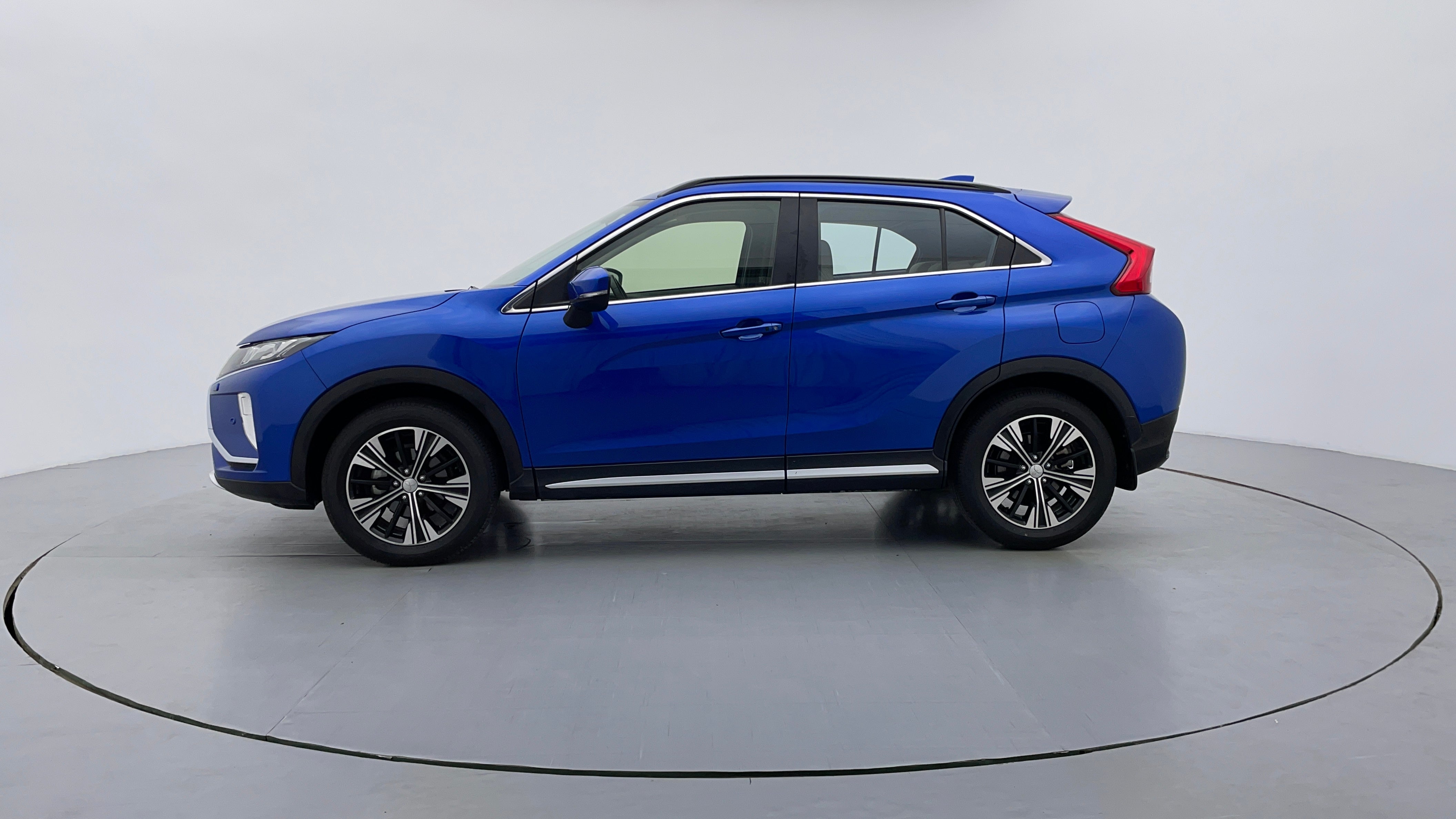Mitsubishi Eclipse Cross-Left Side View