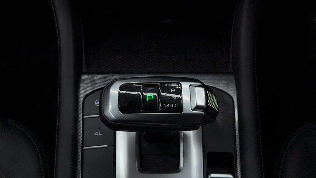 2023 GWM Ute Cannon-X (4x4), Automatic, 10629 km, Gear Lever 