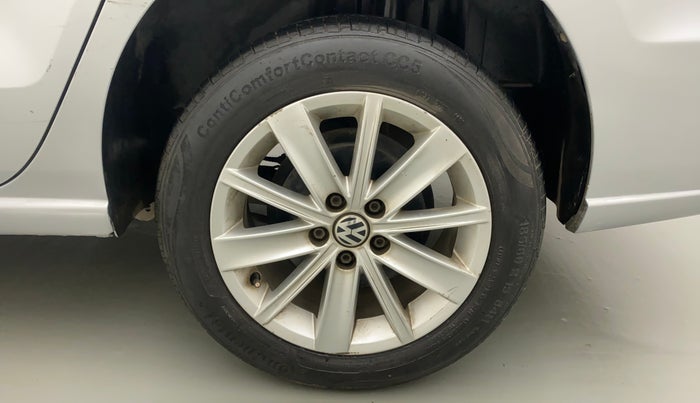 2017 Volkswagen Vento HIGHLINE PETROL AT, Petrol, Automatic, 89,137 km, Left Rear Wheel