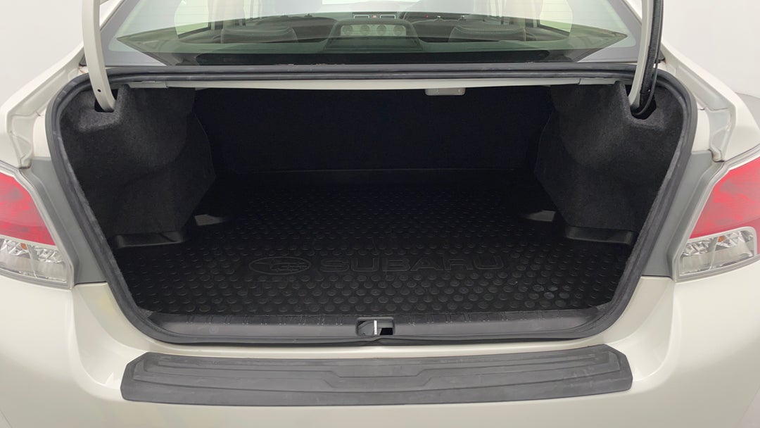 2015 Subaru Impreza 2.0i Premium (awd), Automatic, 123483 km, Boot Inside View