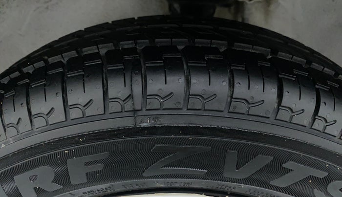 2018 Maruti Alto 800 LXI, Petrol, Manual, 38,030 km, Left Front Tyre Tread