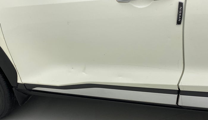 2021 Nissan MAGNITE XV PREMIUM, Petrol, Manual, 49,113 km, Front passenger door - Minor scratches