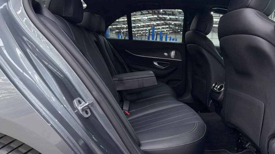 2019 Mercedes-benz E200 E200, Automatic, 22943 km, Right Side Rear Door Cabin View