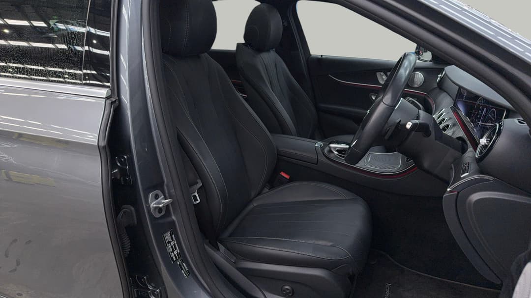 2019 Mercedes-benz E200 E200, Automatic, 22943 km, Right Side Front Door Cabin View
