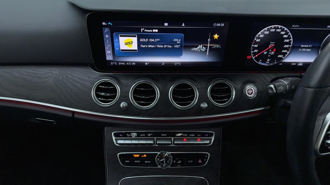 2019 Mercedes-benz E200 E200, Automatic, 22943 km, Center Console