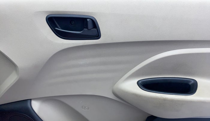 2020 Hyundai NEW SANTRO SPORTZ MT, Petrol, Manual, 68,660 km, Driver Side Door Panels Control