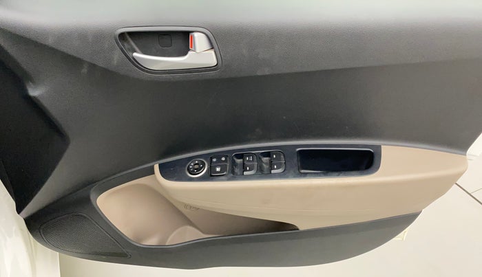 2017 Hyundai Grand i10 SPORTZ 1.2 KAPPA VTVT, Petrol, Manual, 32,656 km, Driver Side Door Panels Control