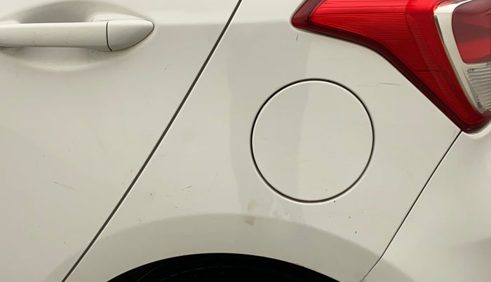 2017 Hyundai Grand i10 SPORTZ 1.2 KAPPA VTVT, Petrol, Manual, 32,656 km, Left quarter panel - Minor scratches