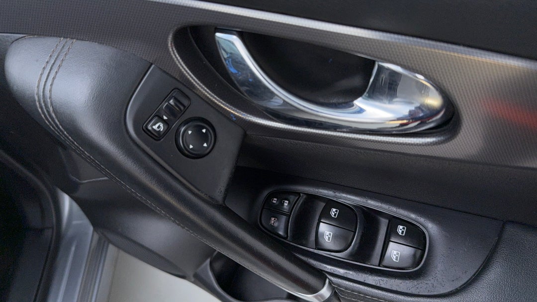 Drivers Side Door Panel Controls