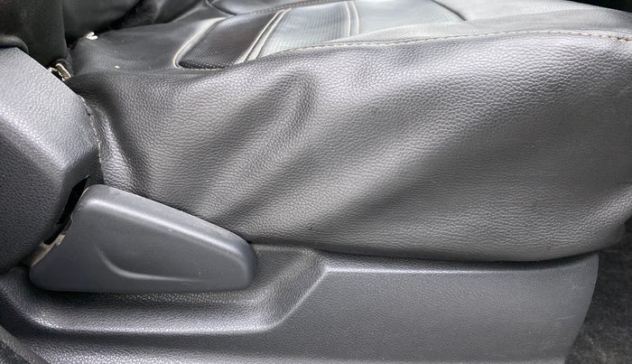2015 Renault Kwid RXT Opt, Petrol, Manual, 22,724 km, Driver Side Adjustment Panel