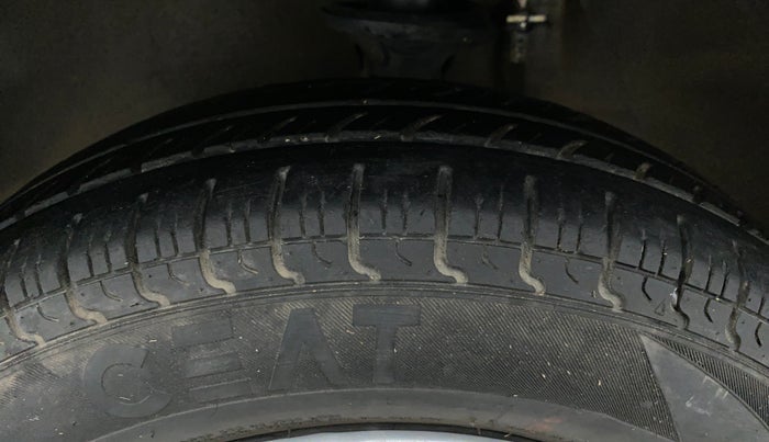 2018 Maruti Alto 800 LXI, Petrol, Manual, 10,353 km, Left Front Tyre Tread