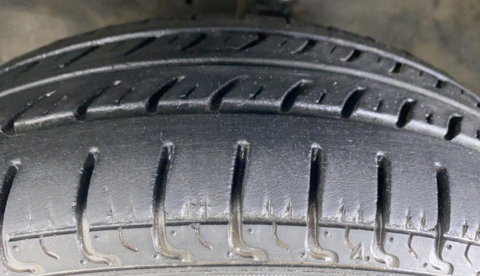 2013 Hyundai Santro Xing GLS, Petrol, Manual, 50,268 km, Left Front Tyre Tread