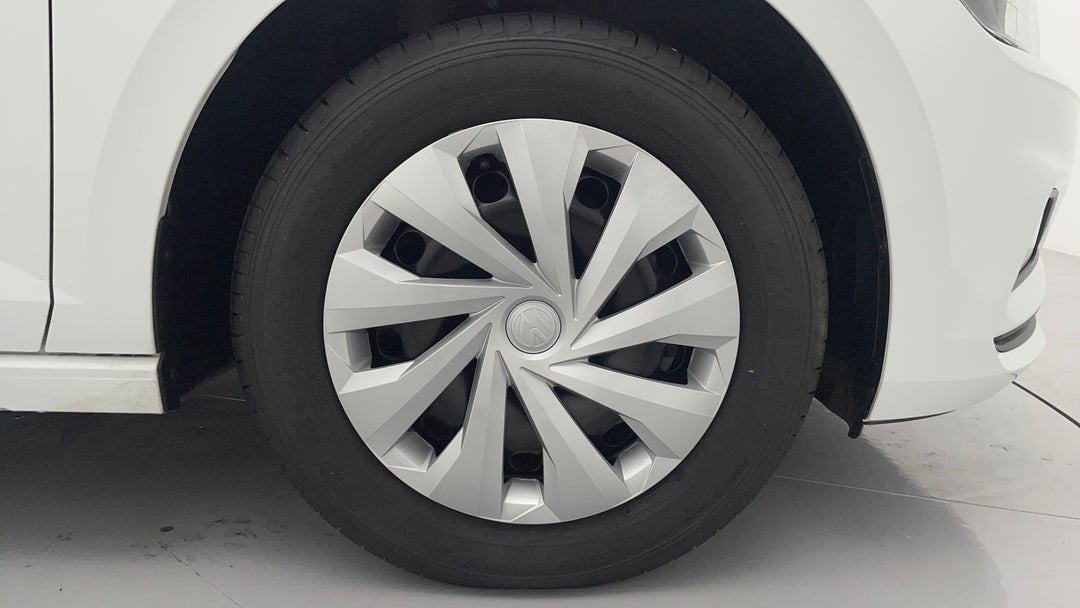 2018 Volkswagen Polo 70tsi Trendline, Automatic, 72130 km, Right Front Wheel