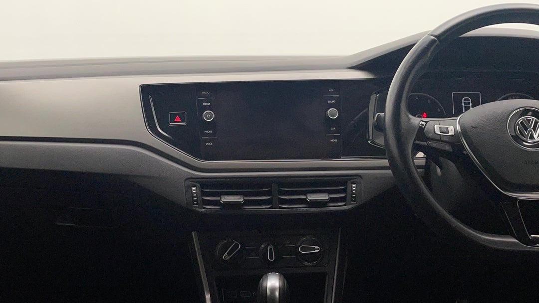 2018 Volkswagen Polo 70tsi Trendline, Automatic, 72130 km, Center Console